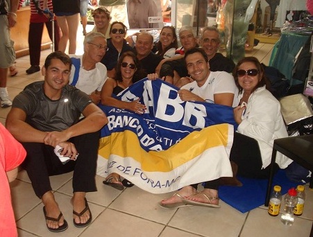 Leia mais sobre o artigo AABB-JF conquista 11 ouros no Circuito Serrano de Natação Master