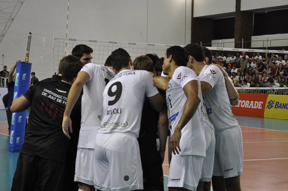 Leia mais sobre o artigo Gigantes: Sesi vence UFJF em jogo eletrizante