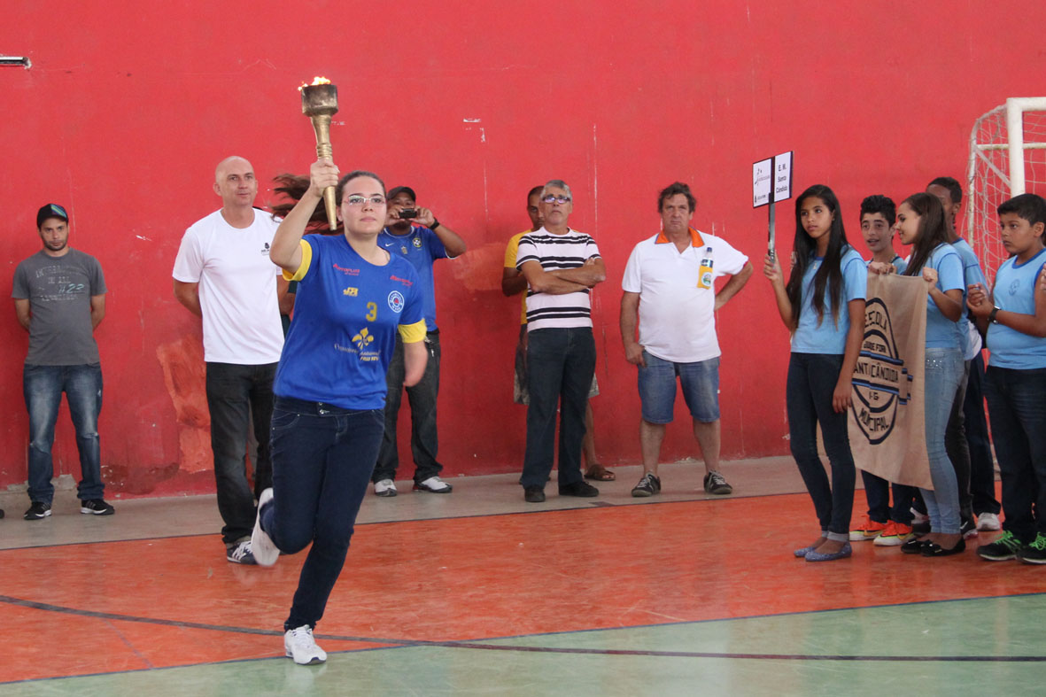 Leia mais sobre o artigo Abertura dos Jogos Intercolegiais reúne cerca de mil alunos