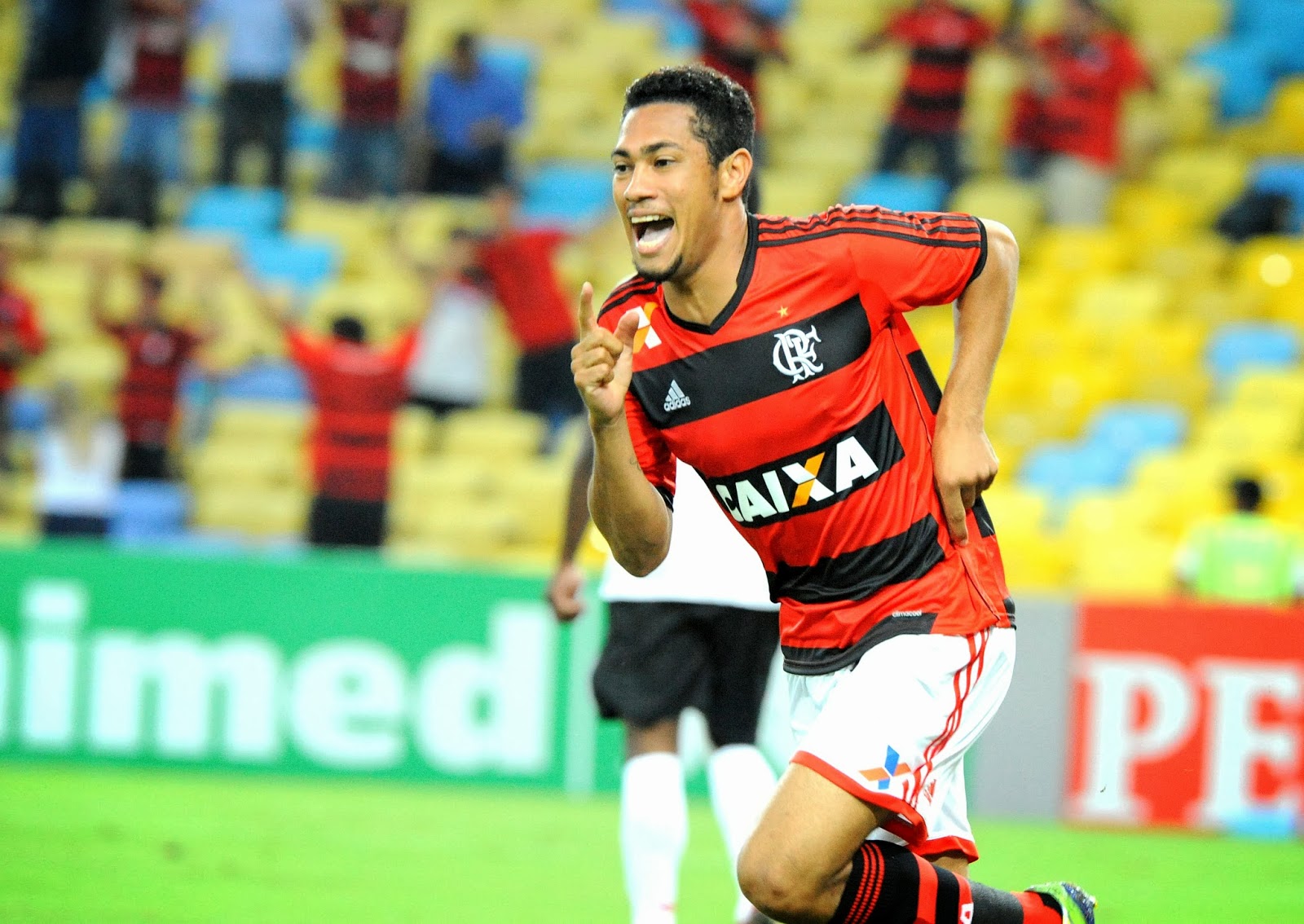 Leia mais sobre o artigo Flu tem torcida extra contra o Cruzeiro. Fla recebe Bahia