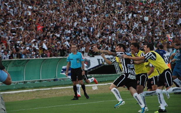 Leia mais sobre o artigo Botafogo da Paraíba festeja título da Série D