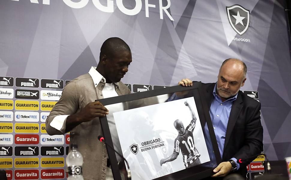 Leia mais sobre o artigo Seedorf troca os pés do Botafogo pela prancheta do Milan