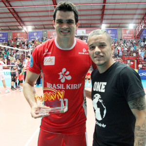 Leia mais sobre o artigo Vôlei Brasil Kirin é primeiro semifinalista da Superliga. Canoas dá adeus em casa