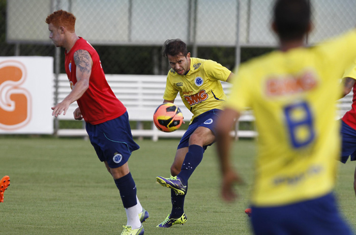 Leia mais sobre o artigo Com Libertadores no caminho, Atlético e Cruzeiro se preparam para final sem arbitragem mineira