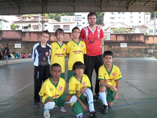 Leia mais sobre o artigo Copa PJF Bahamas de Futsal: jovem segue os passos do avô em time de Bicas
