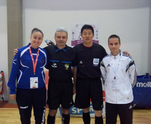 Leia mais sobre o artigo Juizforano Adilson Mattos atua na final feminina do Mundial Escolar de Futsal. Brasil é ouro e bronze. Veja fotos