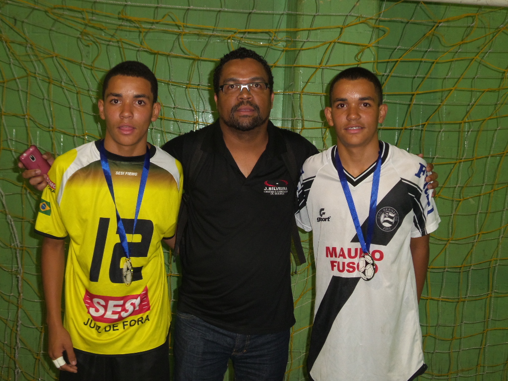 Leia mais sobre o artigo Goleadas, jogão, virada e gêmeos apontam primeiros campeões da Copa Prefeitura Bahamas de Futsal