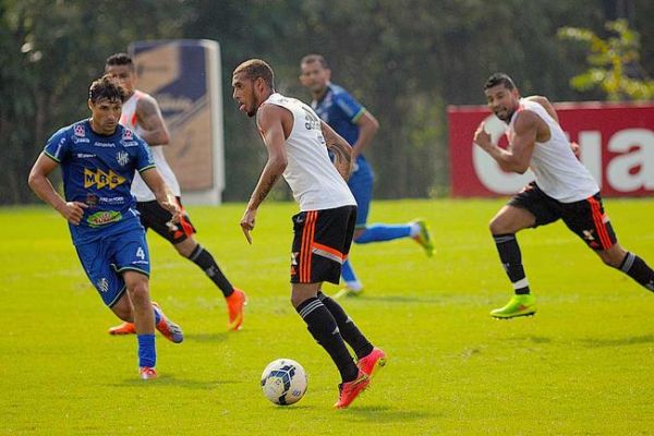 Leia mais sobre o artigo Tupi vence Flamengo por 4 a 2 em jogo-treino. Amistoso contra Tombense é confirmado