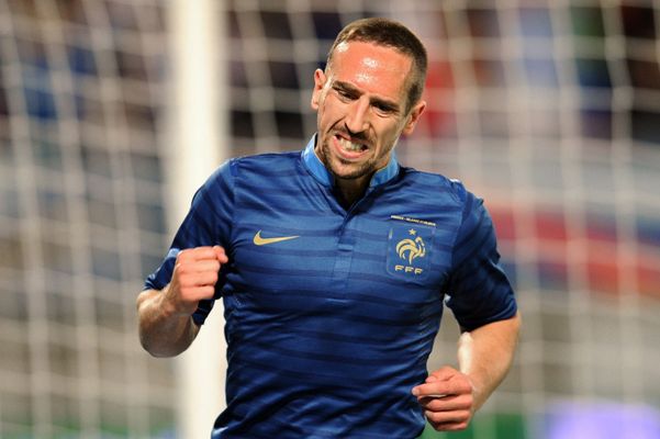 Leia mais sobre o artigo Cortado por lesão nas costas, francês Ribéry lamenta ausência da Copa