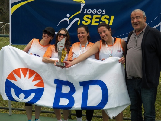 Leia mais sobre o artigo Jogos SESI Juiz de Fora: Arcelor e BD são bicampeões na peteca. Veja fotos
