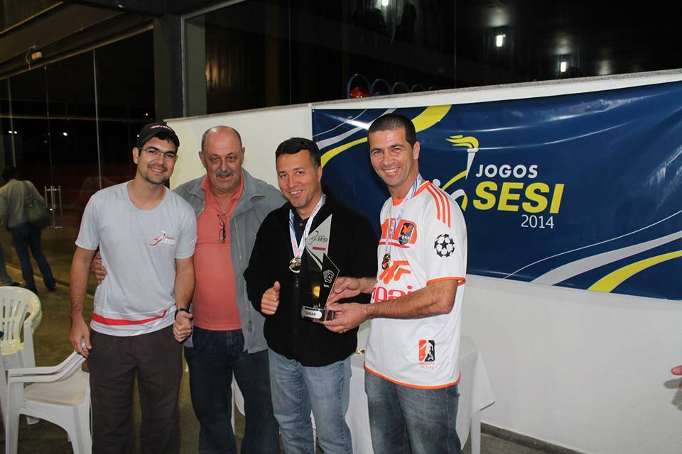 Leia mais sobre o artigo Truco nos Jogos Sesi: maratona, com fair play decisivo, termina com título da Fripai