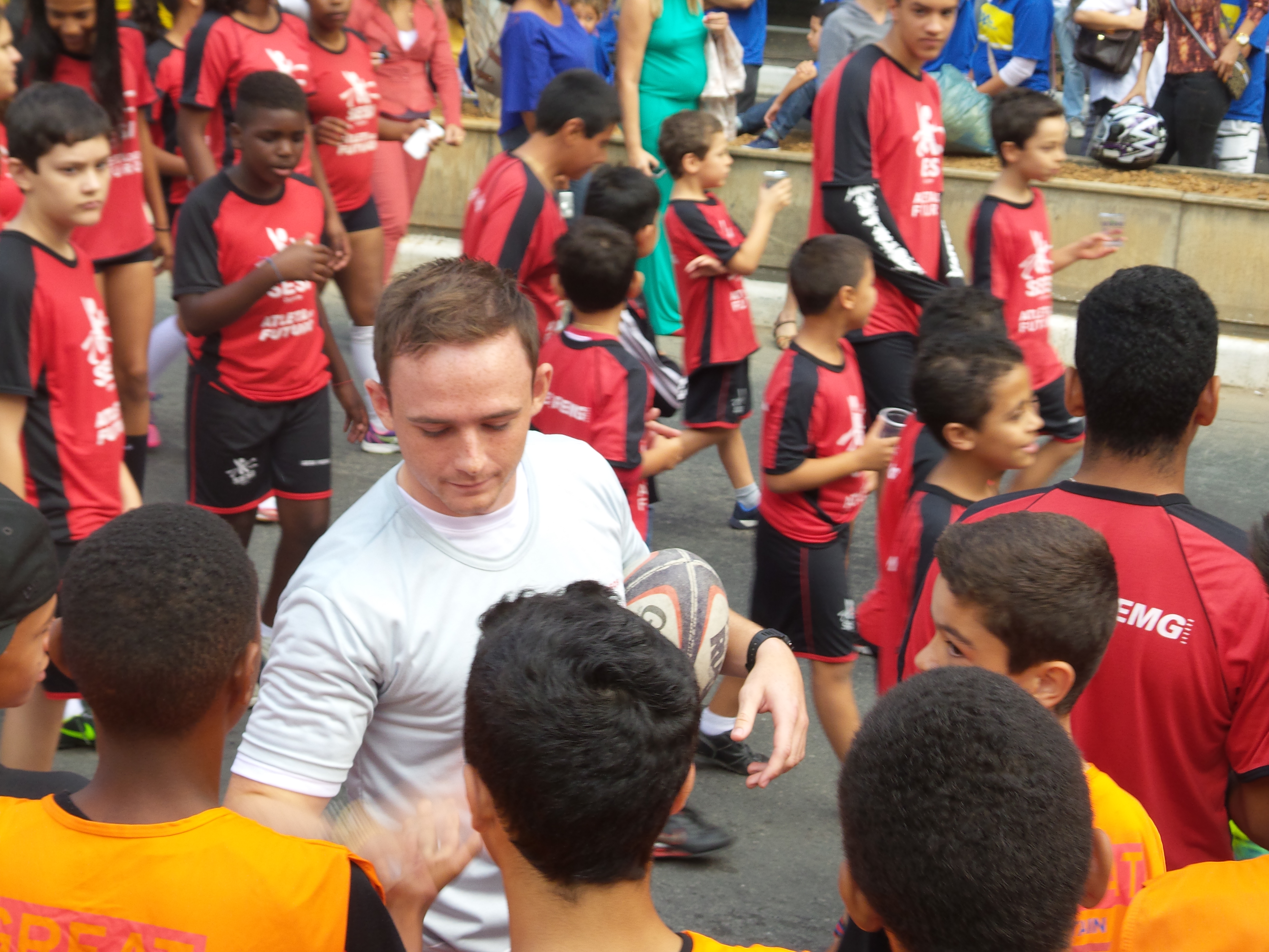 Leia mais sobre o artigo Sesi lança Try Rugby. Treinador inglês, Connor destaca entusiasmo dos juizforanos com modalidade