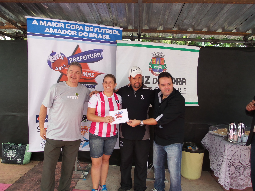 Leia mais sobre o artigo Copa Prefeitura Bahamas de Futebol Amador: ABC Botafogo vence desfile de abertura
