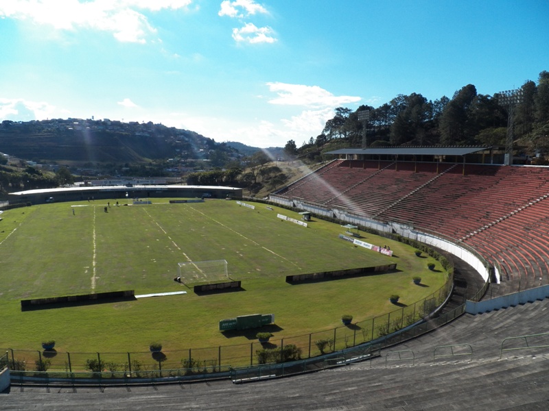 Leia mais sobre o artigo Na volta para casa, Tupi tem perdas e ganhos. Veja fotos do gramado