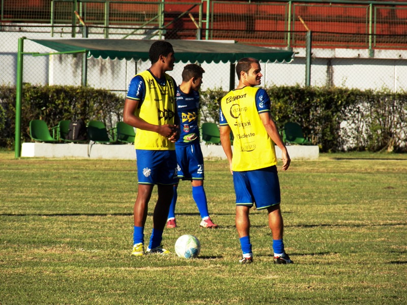 Leia mais sobre o artigo Maradona esquece vitória sobre o Caxias e acha que o gramado “vai estar pior para o Mogi”