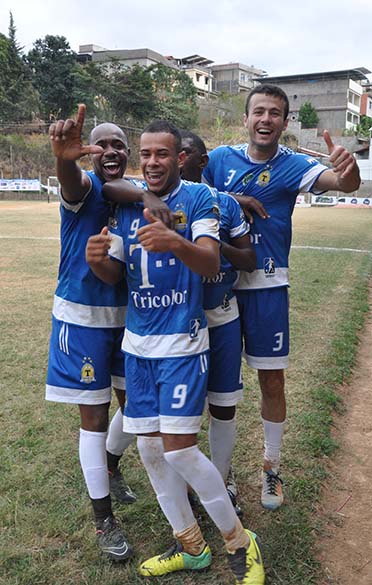 Leia mais sobre o artigo Copa Prefeitura Bahamas de Futebol Amador 2014: sai o gol mil. Veja resultados do Boletim 7