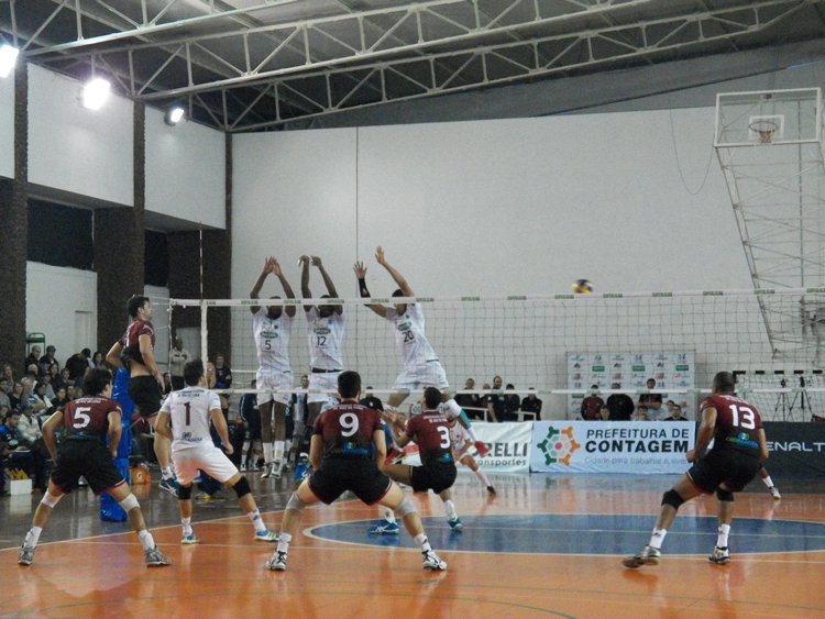 Leia mais sobre o artigo Mineiro: UFJF precisa vencer e secar Montes Claros para fugir do Sada. Jogo tem novo horário: 19h