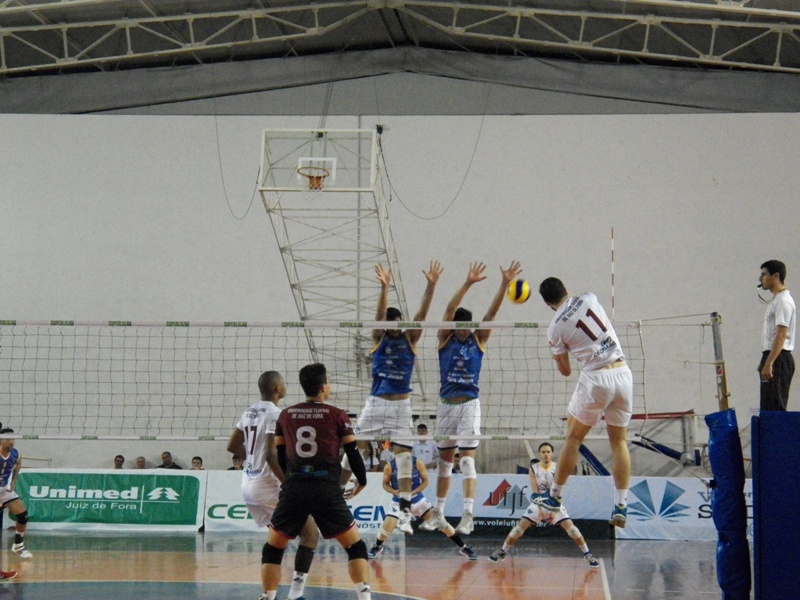 Leia mais sobre o artigo UFJF perde para o Minas por 3 sets a 1 na estreia da Superliga 2014/2015