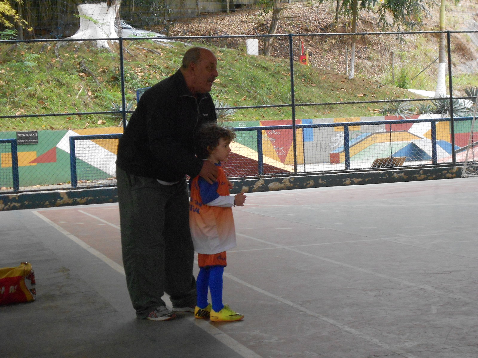 Leia mais sobre o artigo Filho de árbitro auxiliar da Copa quer mesmo é ser um Neymar. Veja resultados da Copa Toque de Bola
