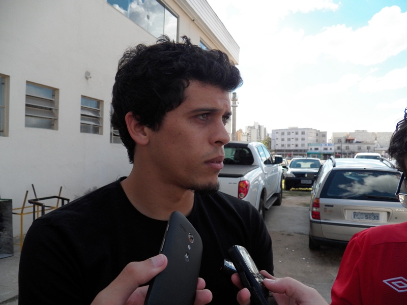 Leia mais sobre o artigo Vai e vem carijó: Rodrigo admite propostas e Maradona quer ficar