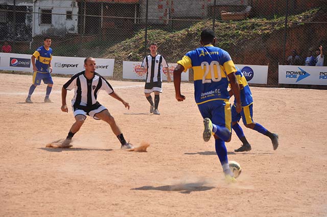 Leia mais sobre o artigo Copa Prefeitura Bahamas de Futebol Amador 2014 aponta finalistas em 3 categorias. Veja Boletim 10