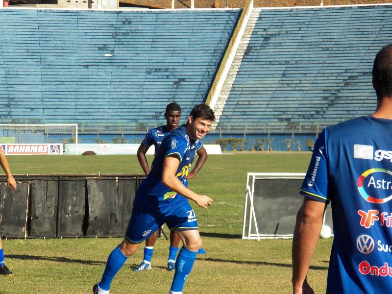 Leia mais sobre o artigo Wesley Ladeira revela: “Tenho vivido 2011”