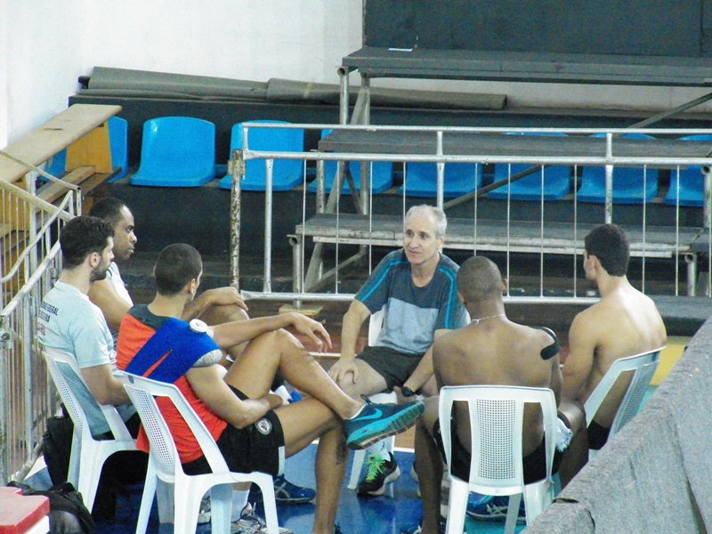 Leia mais sobre o artigo De olho no Canoas, Federal treina desfalcada e jogadores têm papo com doutor em Psicologia Esportiva