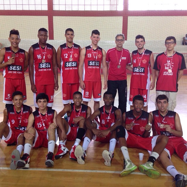 Leia mais sobre o artigo Finais do Mineiro de Basquete: Sesi é bronze no Sub-17 e JF Celtics/Sport disputa em 3 categorias
