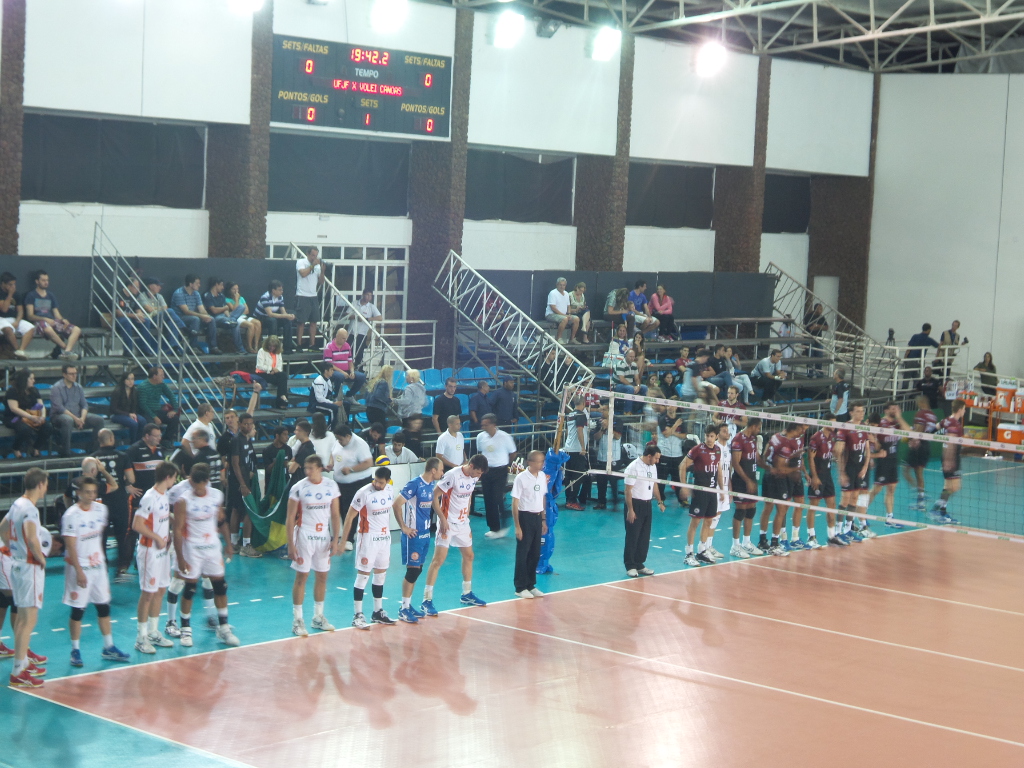 Leia mais sobre o artigo Veja a sequência final do incrível terceiro set de UFJF 34 x 32 Canoas com narração do Toque de Bola