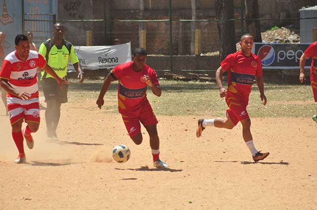 Leia mais sobre o artigo Copa Prefeitura Bahamas de Futebol Amador 2014 aponta primeiros campeões no domingo