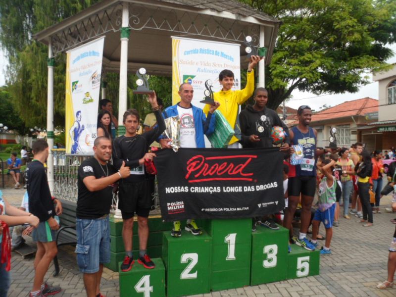 Leia mais sobre o artigo Nélio Marcos e Ivoni Gomes vencem 5ª Corrida de Mercês