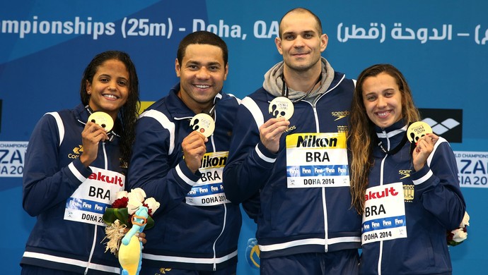 Leia mais sobre o artigo Juizforana Larissa Oliveira é ouro no 4×50 medley misto no Mundial de Doha