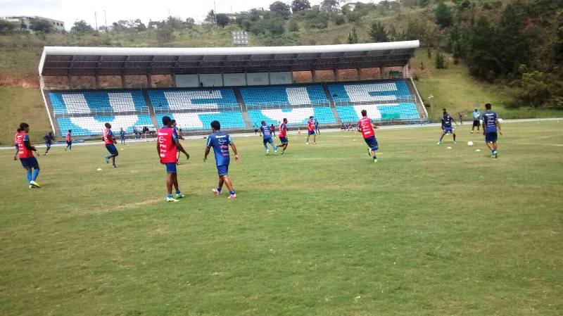 Leia mais sobre o artigo Surian promove mudanças no ataque e confirma mais dois jogos-treino