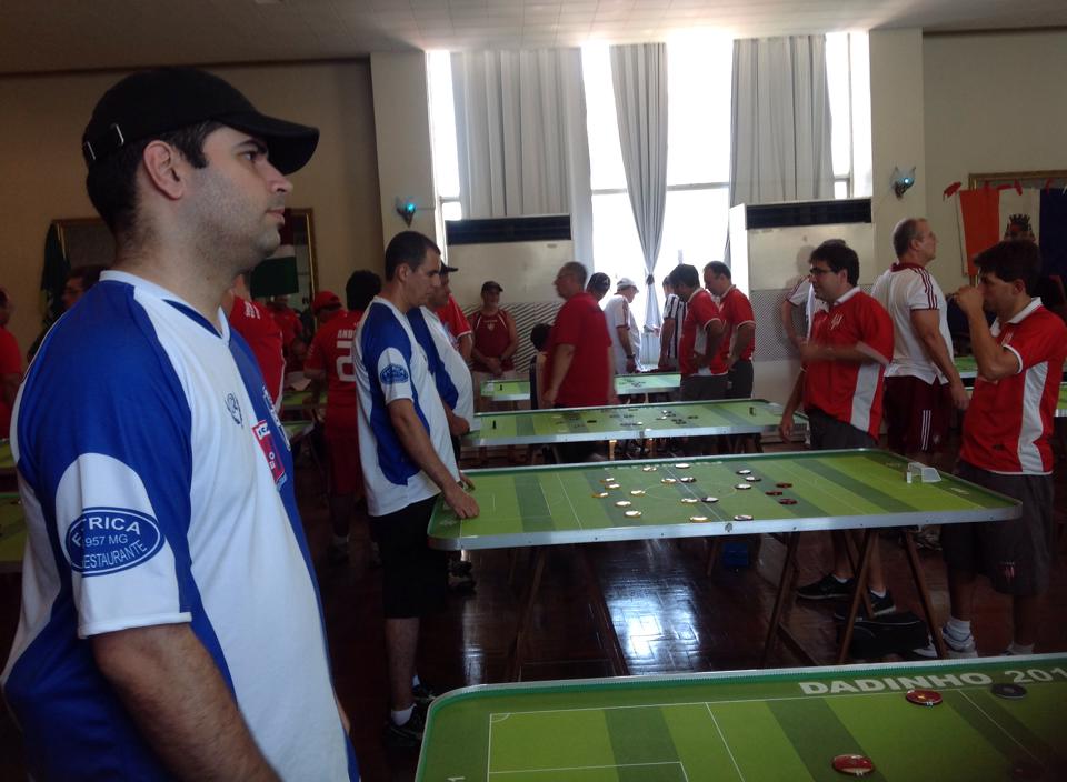 Leia mais sobre o artigo Futebol de Mesa: equipes de Juiz de Fora disputam Brasileiro de Dadinho