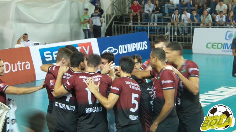 Leia mais sobre o artigo Noite mágica na Federal: torcida abraça o time e UFJF supera o Taubaté/Funvic