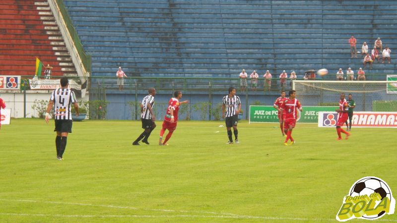 Leia mais sobre o artigo Tupi pode fazer até 7 jogos em 22 dias. Receita? “Descanso e muita conversa”