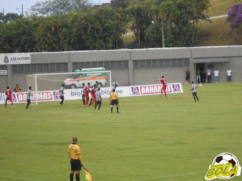 Leia mais sobre o artigo Com gol de cabeça em ex-clube, Mailson destaca bola parada: “Arma muito boa”
