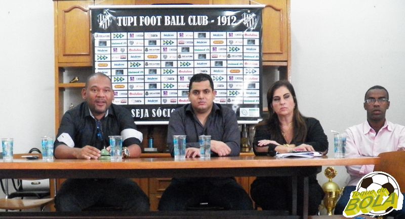 Leia mais sobre o artigo Leston Jr. é apresentado: “Me sinto altamente preparado para o desafio”