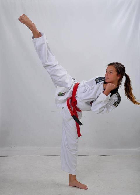 Leia mais sobre o artigo Taekwondo: juiz-forana Izabella Siqueira disputa vaga na Seleção Brasileira no Grand Slam
