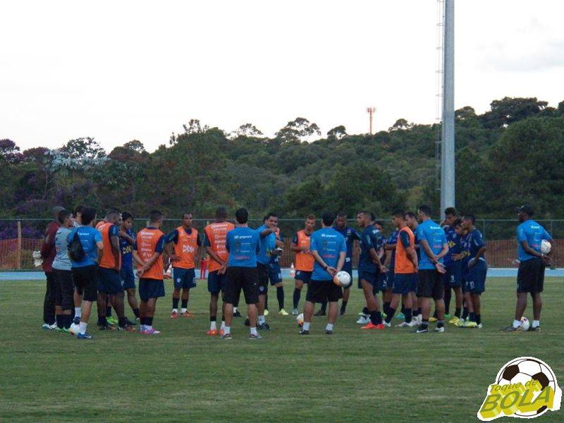 Leia mais sobre o artigo Motivado por estreia de técnico, Tupi visita desesperado Guarani. Siga pelo Toque