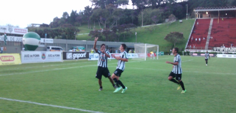 Leia mais sobre o artigo Respiro: com um a menos e hat-trick de Daniel Morais, Tupi faz 3 a 0 no Villa