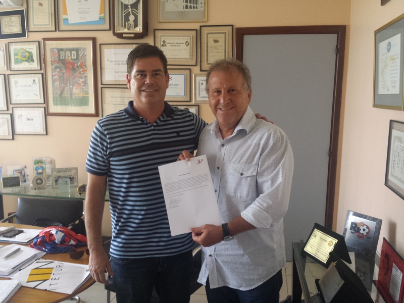 Leia mais sobre o artigo Confirmado: Zico volta ao Estádio Mário Helênio para amistoso no dia 16