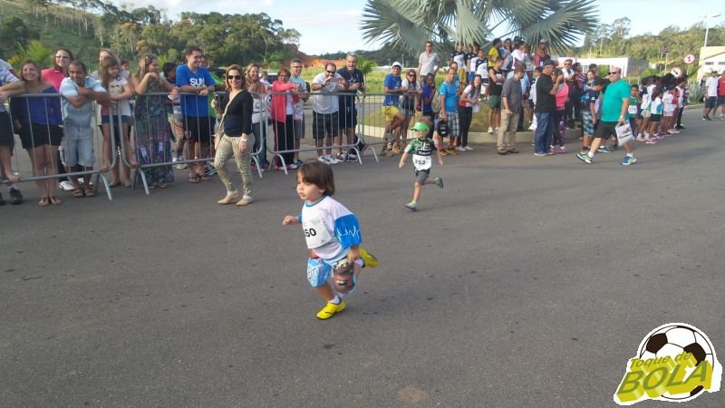 Leia mais sobre o artigo Veja galeria de fotos das provas entre as crianças na Corrida da Saúde
