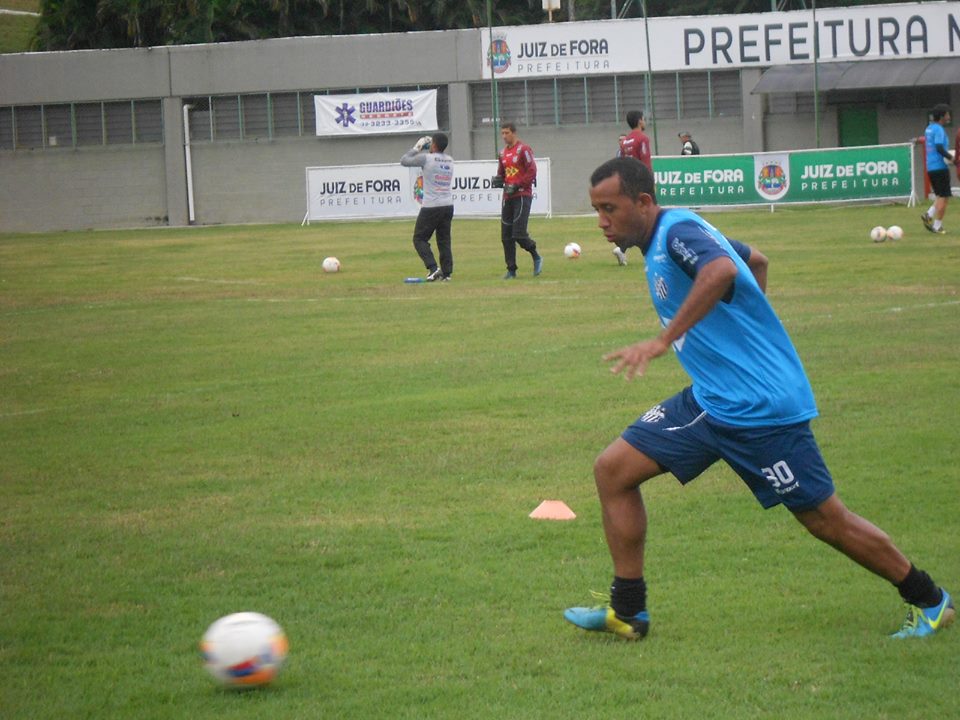Leia mais sobre o artigo Jogadores mostram disposição no treino e Genalvo vê “competição sadia” no grupo