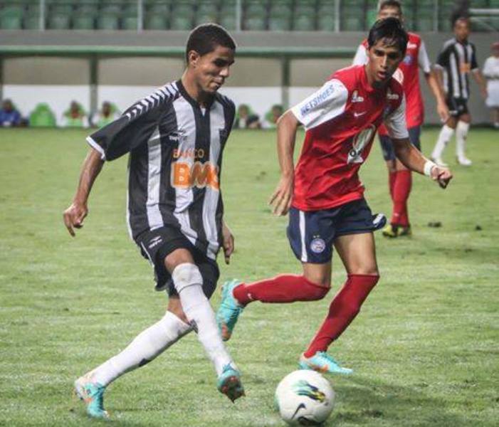 Leia mais sobre o artigo Tupi anuncia lateral-direito Roger para a sequência da Série C