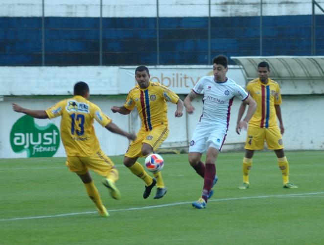 Leia mais sobre o artigo “Quase” no estadual e na Copa do Brasil, Madureira ainda não venceu na Série C. Toque transmite