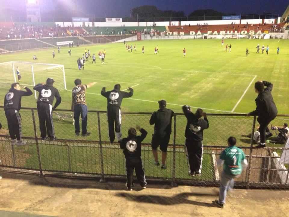 Leia mais sobre o artigo Daniel Morais marca, Tupi vence a Lusa por 1 a 0 no Canindé e é vice-líder por cartão vermelho