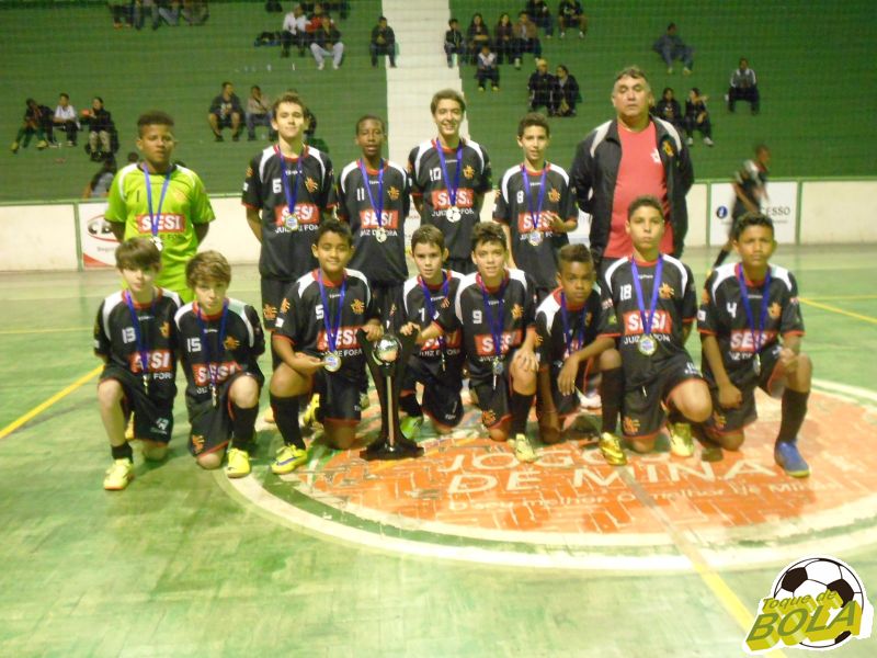 Leia mais sobre o artigo Copa Prefeitura Bahamas de Futsal: baixinhos desequilibram e Sesi é campeão mirim