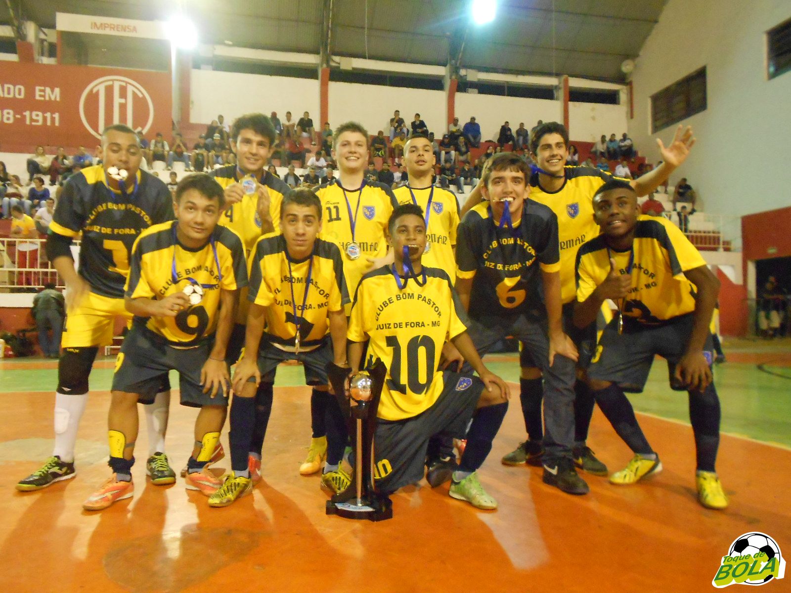 Leia mais sobre o artigo Futsal: Clube Bom Pastor goleia e conquista o título na infanto-juvenil