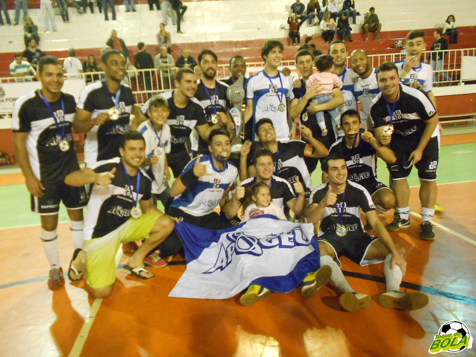 Leia mais sobre o artigo Futsal: 2010/Apogeu bate Varese por 4 a 3 e é campeão na categoria Adulto